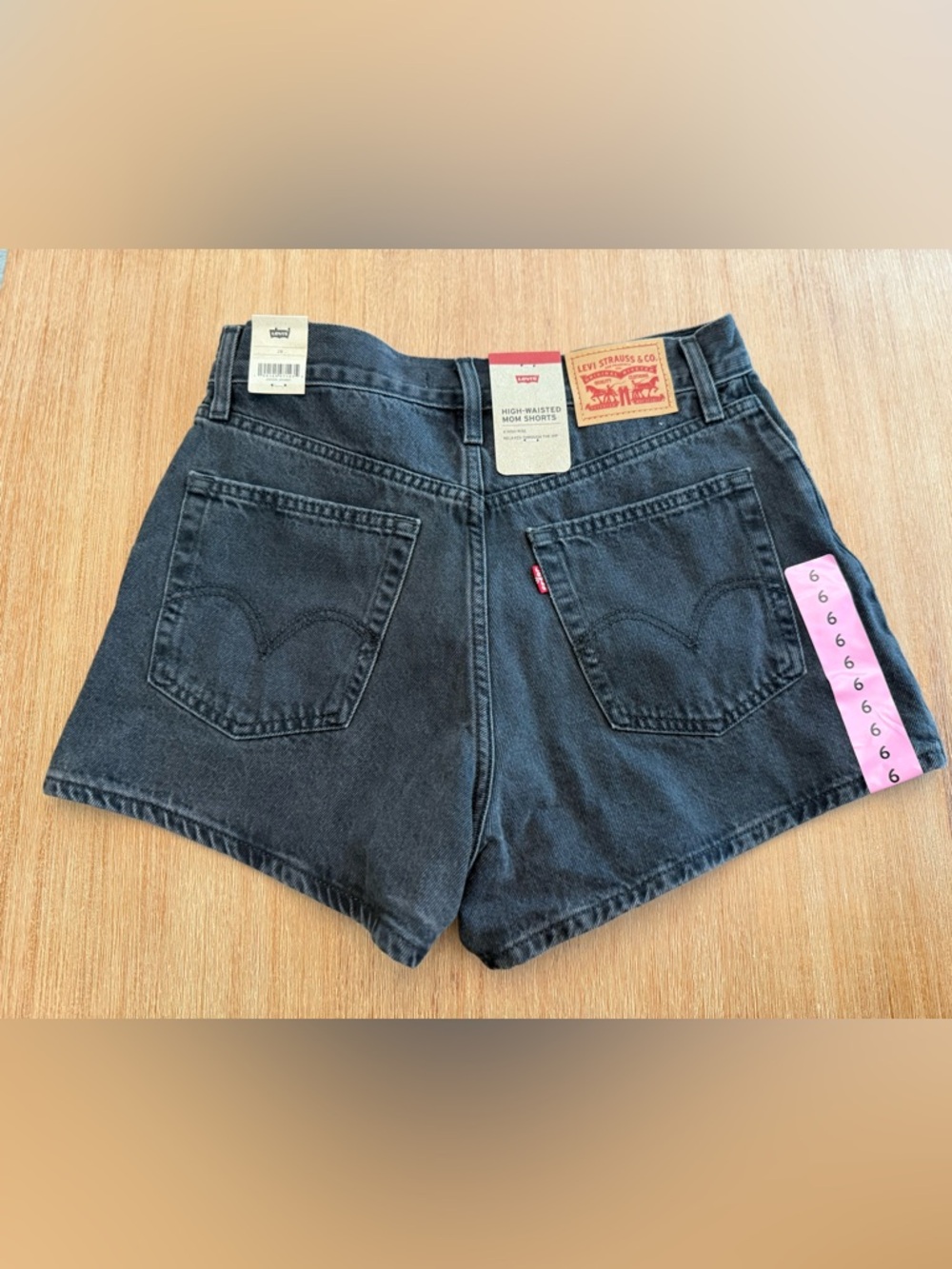 New with tags | Levi’s | High Waisted | Mom Shorts | Size 6 or 28 waist